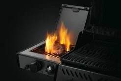 Napoleon Freestyle 425 Gasgrill, Graphit - Mit Sizzle Zone - Modell 2023 - X-DEAL Inkl. Drehspieß 29 Napoleon Freestyle 425 Gasgrill, Graphit - Mit Sizzle Zone - Modell 2023 - X-DEAL Inkl. Drehspieß -Grill Verkaufs-Shop Freestyle F365 F425 Detail IR SideBurner Steak 1