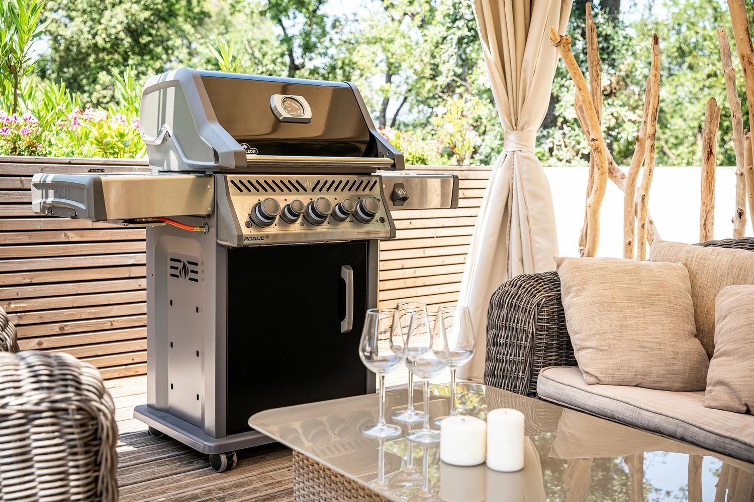 Napoleon Rogue SE 425 Gasgrill, Schwarz Mit Gussrosten - Hero Modell 2023 Inkl. Drehspieß - SMART Deal Inkl. Grillfürst Grill Control 22 Napoleon Rogue SE 425 Gasgrill, Schwarz Mit Gussrosten - Hero Modell 2023 Inkl. Drehspieß - SMART Deal Inkl. Grillfürst Grill Control – Bild 20
