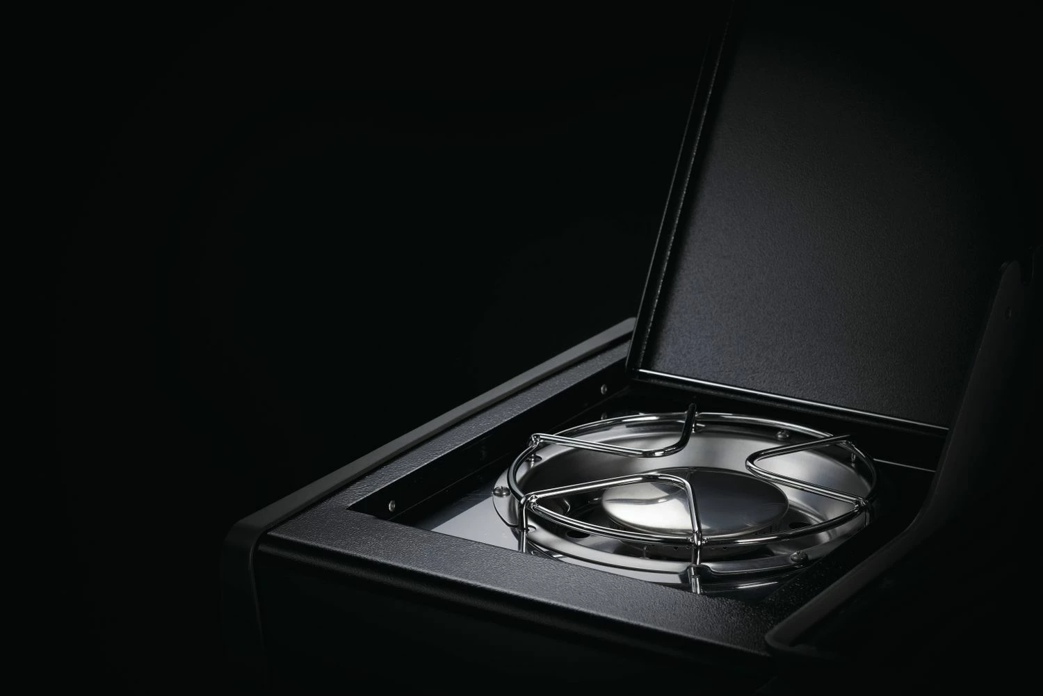 Napoleon Rogue 425 Gasgrill - All Black - Mit Seitenbrenner - Hero Modell 2023 Mit Heckbrenner Inkl. Drehspieß Und Abdeckhaube 8 Napoleon Rogue 425 Gasgrill - All Black - Mit Seitenbrenner - Hero Modell 2023 Mit Heckbrenner Inkl. Drehspieß Und Abdeckhaube – Bild 6