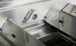 Napoleon Prestige Pro 825-3 Edelstahl Gasgrill Inkl. Drehspieß Und Bodenbeleuchtung - Modell 2023 -Grill Verkaufs-Shop Napoleon Prestige Pro SearPlates Brennerabdeckung 02 4