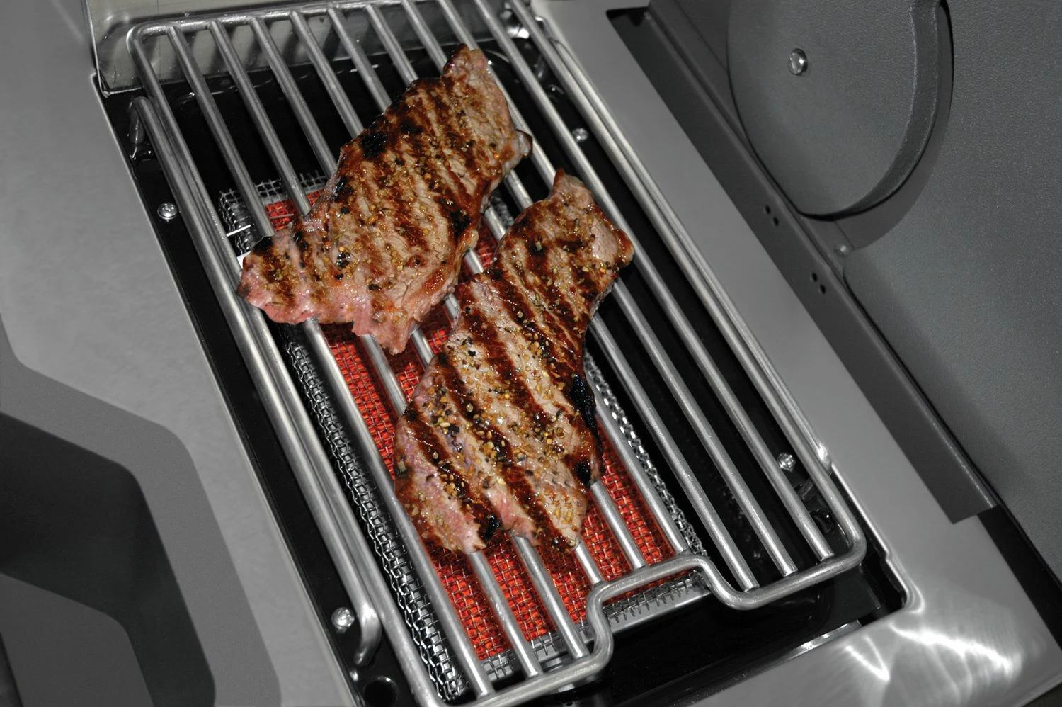 Napoleon Prestige Pro 665-3 Edelstahl Gasgrill Inkl. Drehspieß - X-DEAL Inkl. Napoleon TravelQ PRO285 Kompakt Gasgrill 8 Napoleon Prestige Pro 665-3 Edelstahl Gasgrill Inkl. Drehspieß - X-DEAL Inkl. Napoleon TravelQ PRO285 Kompakt Gasgrill – Bild 6
