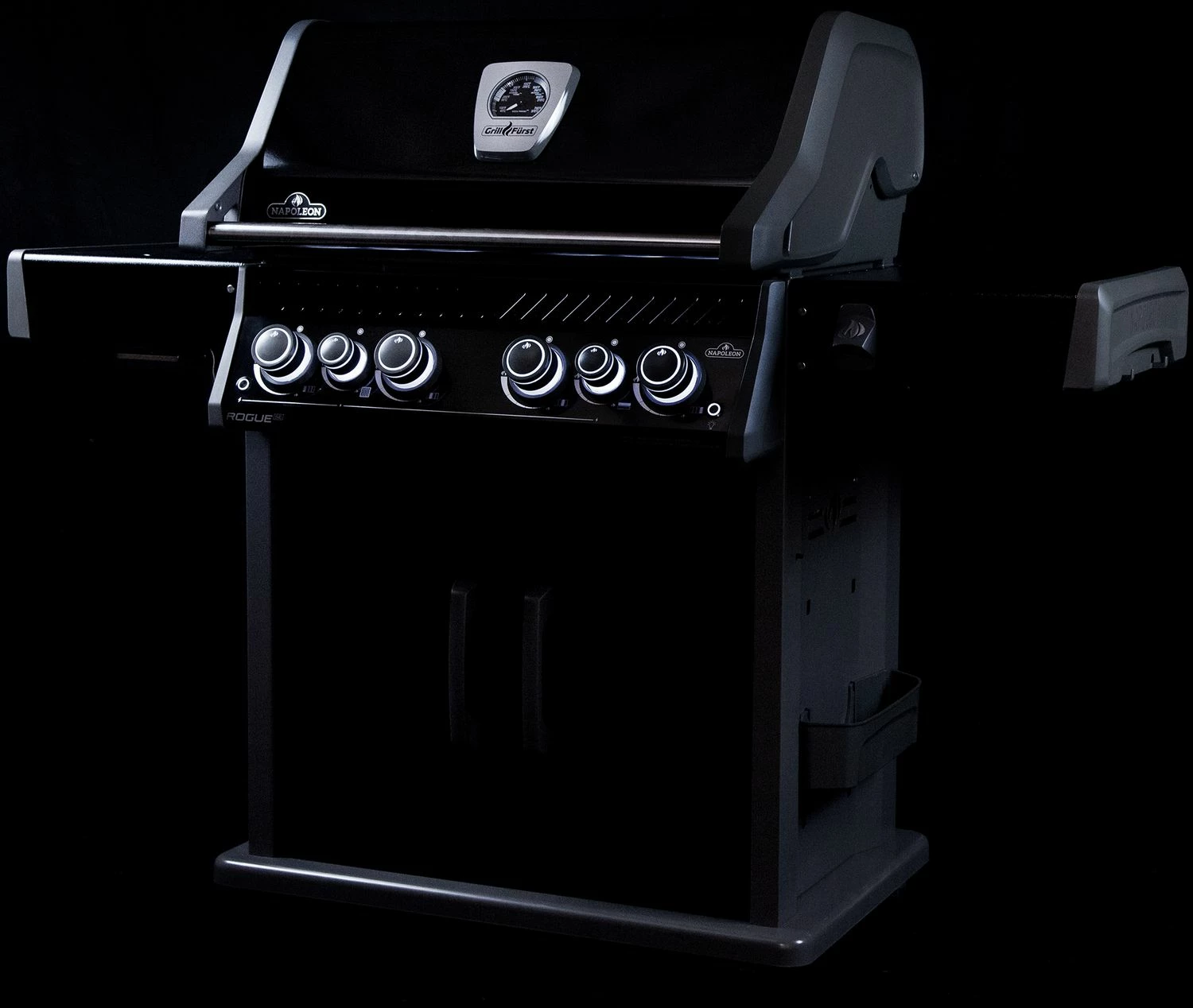 Napoleon Rogue SE 525 Gasgrill - All-black - Mit Sizzle Zone Und Heckbrenner - Grillfürst Edition - X-DEAL Inkl. Abdeckhaube, Gussplatte Und Drehspieß-Set - Modell 2022 6 Napoleon Rogue SE 525 Gasgrill - All-black - Mit Sizzle Zone Und Heckbrenner - Grillfürst Edition - X-DEAL Inkl. Abdeckhaube, Gussplatte Und Drehspieß-Set - Modell 2022 – Bild 4