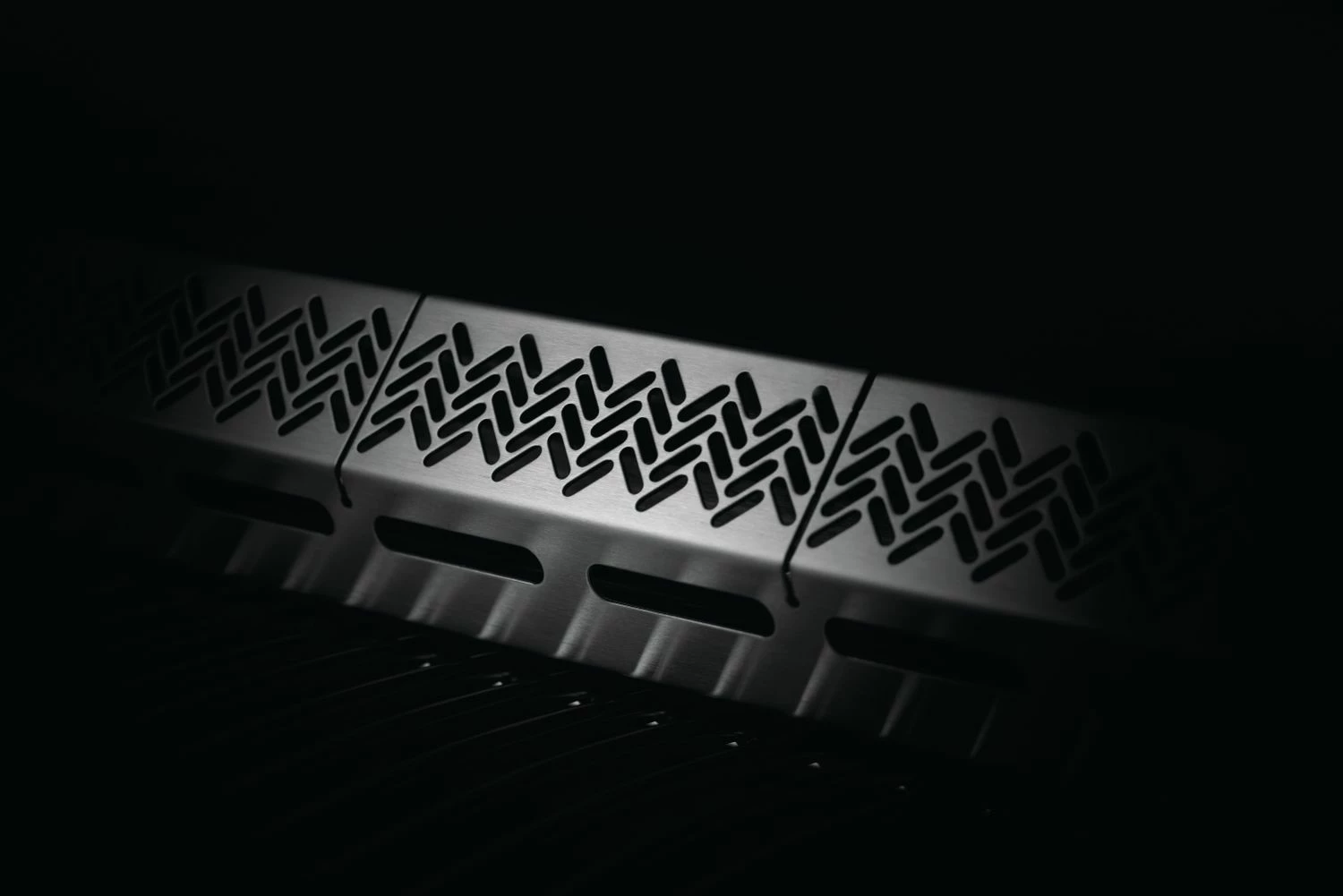 Napoleon Rogue SE 625 Edelstahl Gasgrill Mit Sizzle Zone Und Heckbrenner - SMART Deal Inkl. Grillfürst Grill Control - Modell 2023 14 Napoleon Rogue SE 625 Edelstahl Gasgrill Mit Sizzle Zone Und Heckbrenner - SMART Deal Inkl. Grillfürst Grill Control - Modell 2023 – Bild 12