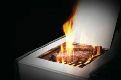 Napoleon Rogue XT 425 Edelstahl Gasgrill Mit Sizzle Zone - Modell 2023 -Grill Verkaufs-Shop Napoleon Rogue XT Sizzle Zone Edelstahl mit Steaks