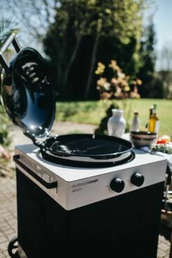 Outdoorchef Gas Kugelgrill Arosa 570 G Tex Inkl. Blazing Zone + Cooking Zone 25 Outdoorchef Gas Kugelgrill Arosa 570 G Tex Inkl. Blazing Zone + Cooking Zone -Grill Verkaufs-Shop Outdoorchef Arosa 570 G TEX Dckelscharnier