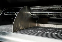 Outdoorchef Dualchef 425 G BZ Gasgrill Mit BLAZING ZONE Infrarotbrenner 25 Outdoorchef Dualchef 425 G BZ Gasgrill Mit BLAZING ZONE Infrarotbrenner -Grill Verkaufs-Shop Outdoorchef Dualchef 425G BZ Detail Zone Divider 1