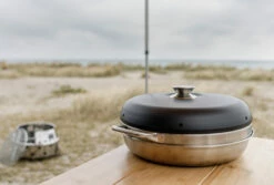 Petromax Camping Backofen 22 Petromax Camping Backofen -Grill Verkaufs-Shop Petromax Camping Backofen Lifestyle02