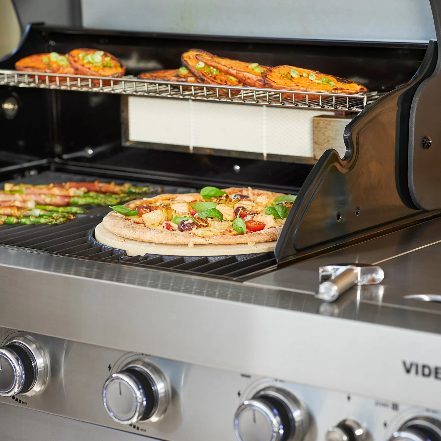 Rösle Gasgrill Videro G4-SK VARIO+ Edelstahl - Modell 2022 5 Rösle Gasgrill Videro G4-SK VARIO+ Edelstahl - Modell 2022 – Bild 3