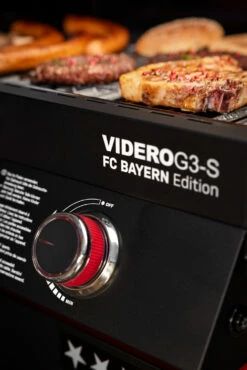 Rösle Videro G3-S VARIO+ Schwarz Gasgrill - FC Bayern Edition 30 Rösle Videro G3-S VARIO+ Schwarz Gasgrill - FC Bayern Edition -Grill Verkaufs-Shop Roesle Gasgrill Videro G3 S FC Bayern Edition Bedienblende