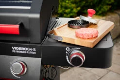 Rösle Videro G4-S VARIO+ Schwarz Gasgrill - FC Bayern Edition 41 Rösle Videro G4-S VARIO+ Schwarz Gasgrill - FC Bayern Edition -Grill Verkaufs-Shop Roesle Videro G4 S Bayern Grill Seitenablage