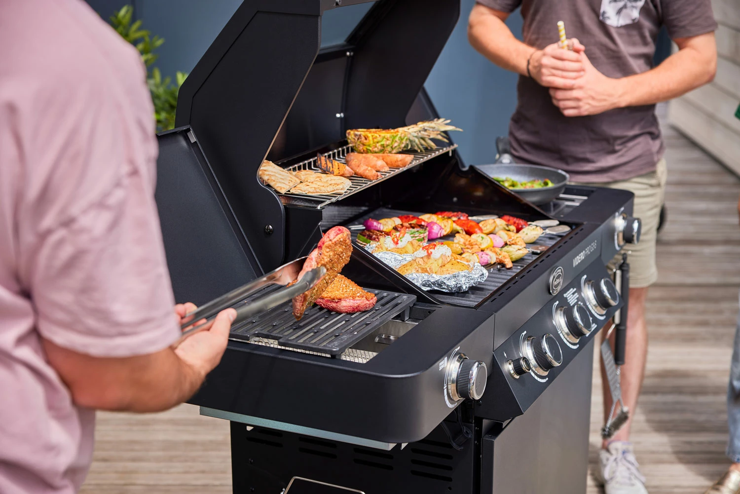 Rösle Gasgrill Videro Pro G3-S Vario+ Mattschwarz - Modell 2023 6 Rösle Gasgrill Videro Pro G3-S Vario+ Mattschwarz - Modell 2023 – Bild 4