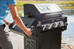 Rösle Gasgrill Videro Pro G3-S Vario+ Mattschwarz - Modell 2023 16 Rösle Gasgrill Videro Pro G3-S Vario+ Mattschwarz - Modell 2023 -Grill Verkaufs-Shop Roesle Videro Pro G3 S Seitenablage abklappbar