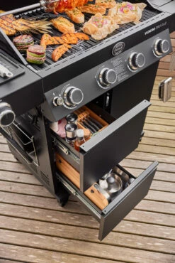 Rösle Gasgrill Videro Pro G4-S Vario+ Mattschwarz - Modell 2023 18 Rösle Gasgrill Videro Pro G4-S Vario+ Mattschwarz - Modell 2023 -Grill Verkaufs-Shop RoesleVidero Pro G4 S Detail Unterschrank Schubladen