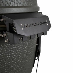 The Bastard Keramikgrill VX Large - Solo - Schwarz Matt - Modell 2023 28 The Bastard Keramikgrill VX Large - Solo - Schwarz Matt - Modell 2023 -Grill Verkaufs-Shop The Bastard VX Large Detail Deckelschanier 1