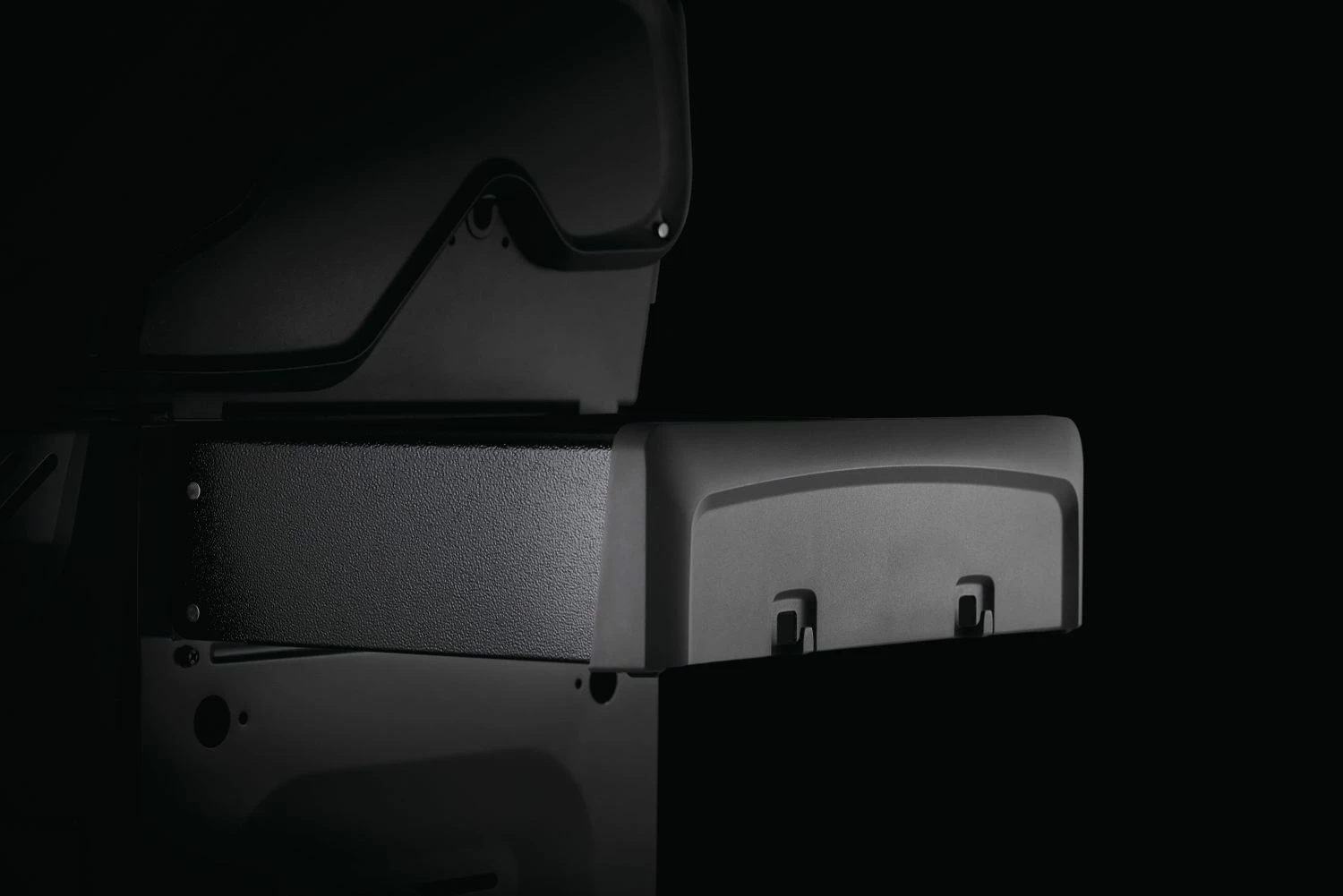 Napoleon Rogue 425 Gasgrill - All Black - Mit Seitenbrenner - Hero Modell 2023 Mit Heckbrenner Inkl. Drehspieß Und Abdeckhaube 11 Napoleon Rogue 425 Gasgrill - All Black - Mit Seitenbrenner - Hero Modell 2023 Mit Heckbrenner Inkl. Drehspieß Und Abdeckhaube – Bild 9