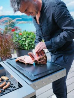 Outdoorchef Gas Kugelgrill Station Lugano 570 G EVO 16 Outdoorchef Gas Kugelgrill Station Lugano 570 G EVO -Grill Verkaufs-Shop outdoorchef xxl schneidebrett 14 112 60 01